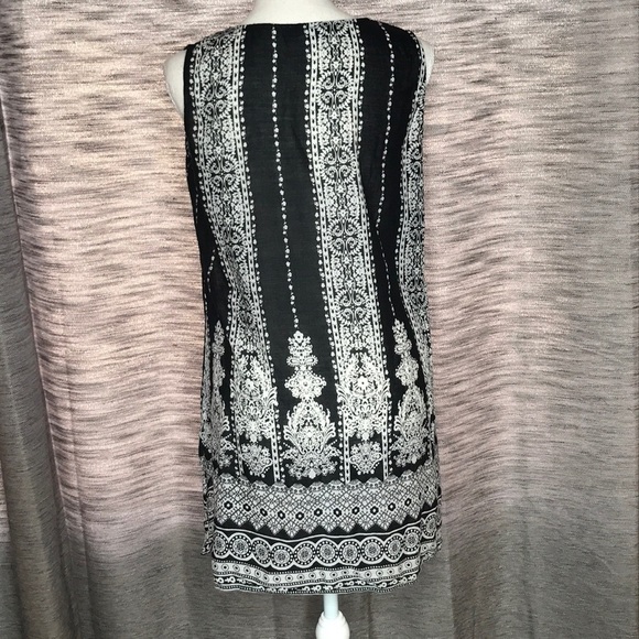 WORLD MARKET SMALL B&W COVERUP - Picture 2 of 8